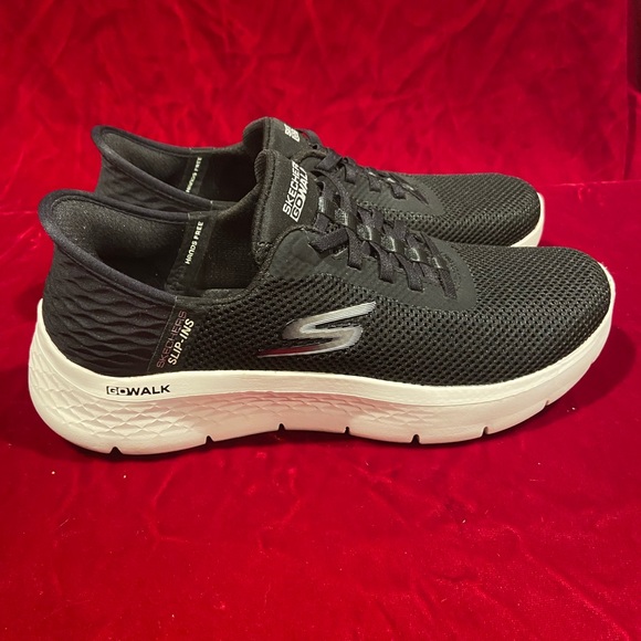 SKECHERS GO WALK SLIP-INS BLACK SNEAKERS SHOES SIZE 8.5 - Picture 3 of 8